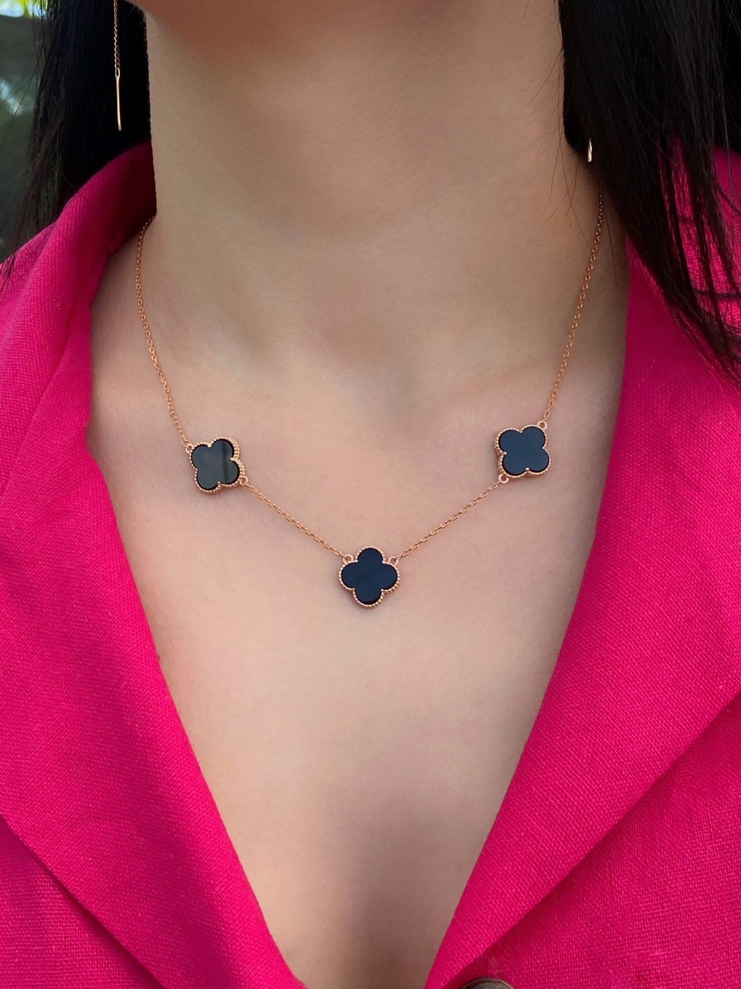 Gold-plated silver “Clover” necklace with an onyx inset